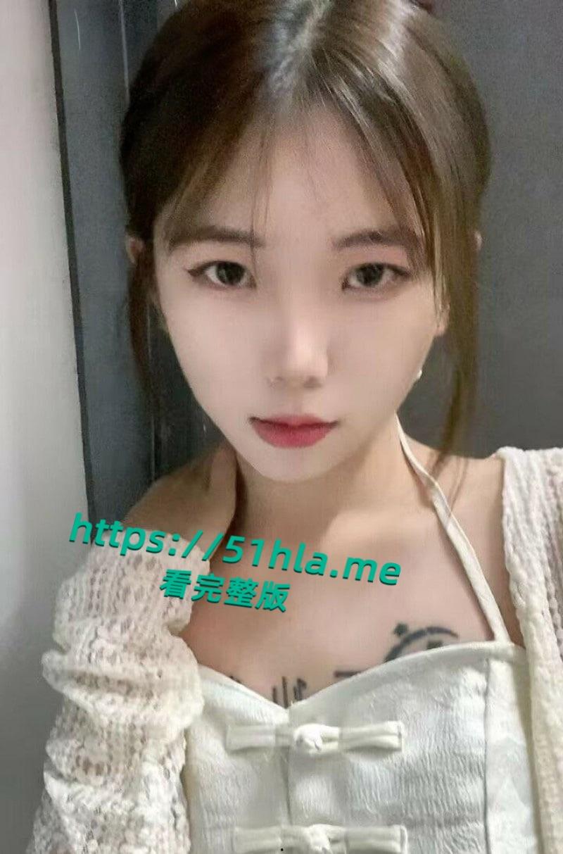 海南海口经济学院【王仙静】饥不择食与40岁老男人约炮 ,遭男友发现后怒曝性爱视频!-1