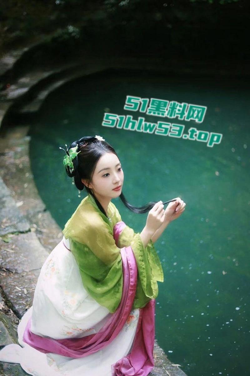 江西赣州极品骚母狗【周茹霞】约炮成瘾，口交吞精样样精通，女上位骑乘疯狂榨精！-1