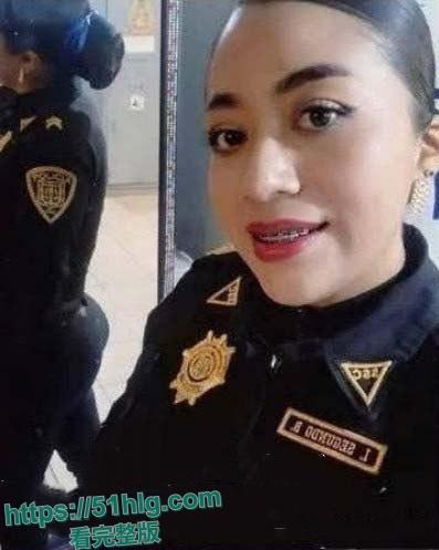 国外大瓜警察也疯狂！ 【墨西哥】女警【劳拉·塞贡】多与同事偷情视频全网疯传 厕所巡逻车到处留情 刺激不已-1
