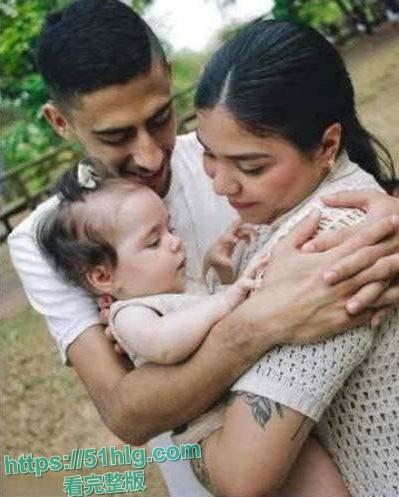 国外大瓜警察也疯狂！ 【墨西哥】女警【劳拉·塞贡】多与同事偷情视频全网疯传 厕所巡逻车到处留情 刺激不已-6