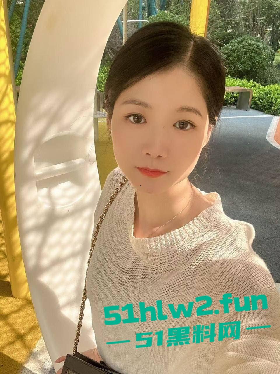 瓜友投稿前女友【刘亦菲】不输大明星，肤白貌美骚得要命，骚逼属性拉满，一摸就湿，粉嫩到让人冲动！-6