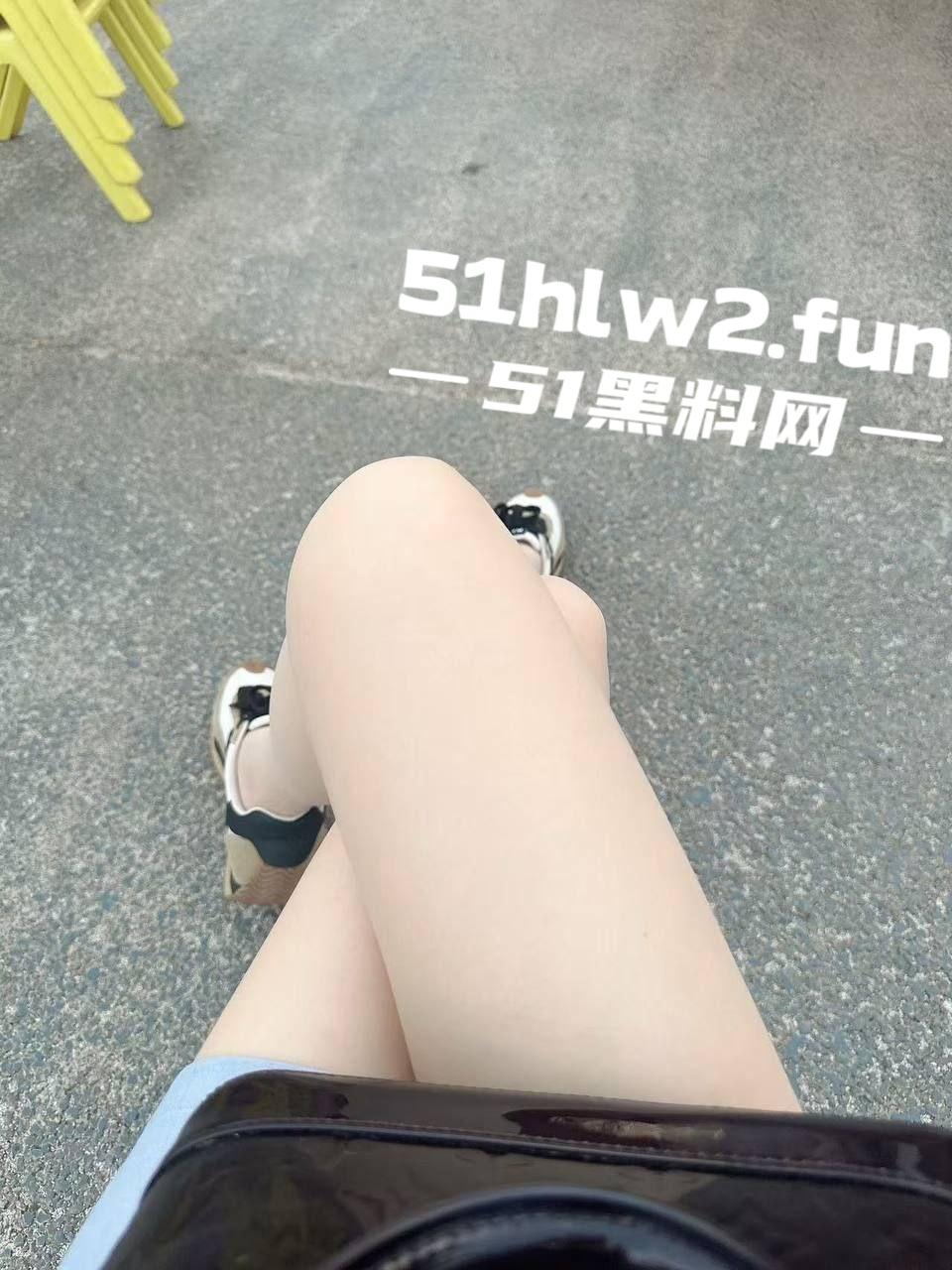 瓜友投稿前女友【刘亦菲】不输大明星，肤白貌美骚得要命，骚逼属性拉满，一摸就湿，粉嫩到让人冲动！-8