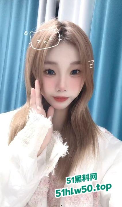 大连长腿嫩妹【乔珊珊】19岁的性感学生妹，网上约炮放飞自我被炮友渣男曝光！-1