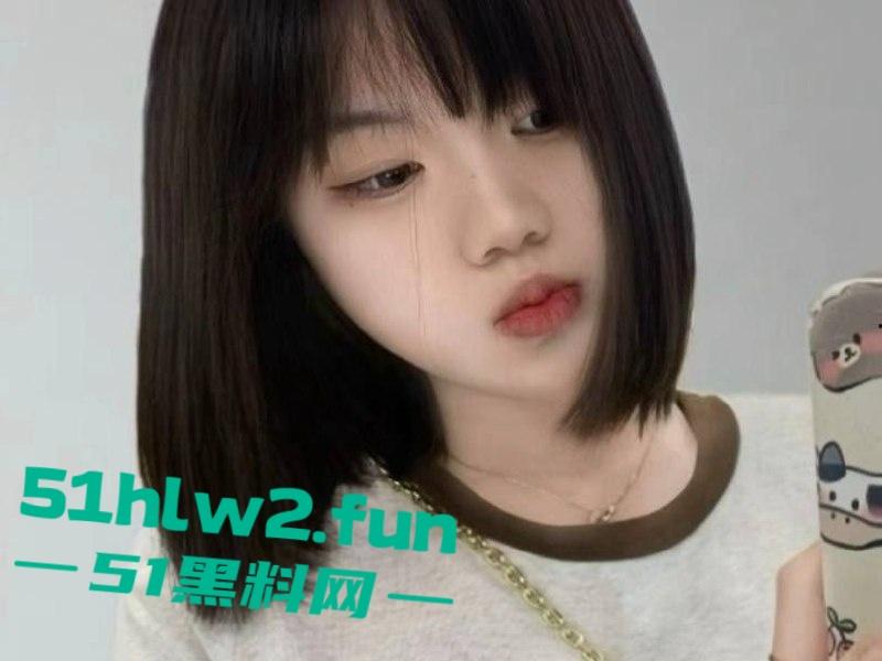 太原大学【张念一】这骚货，清纯脸蛋下藏着个欲女，手指在嫩逼里进进出出，手指插得自己直哆嗦！-8