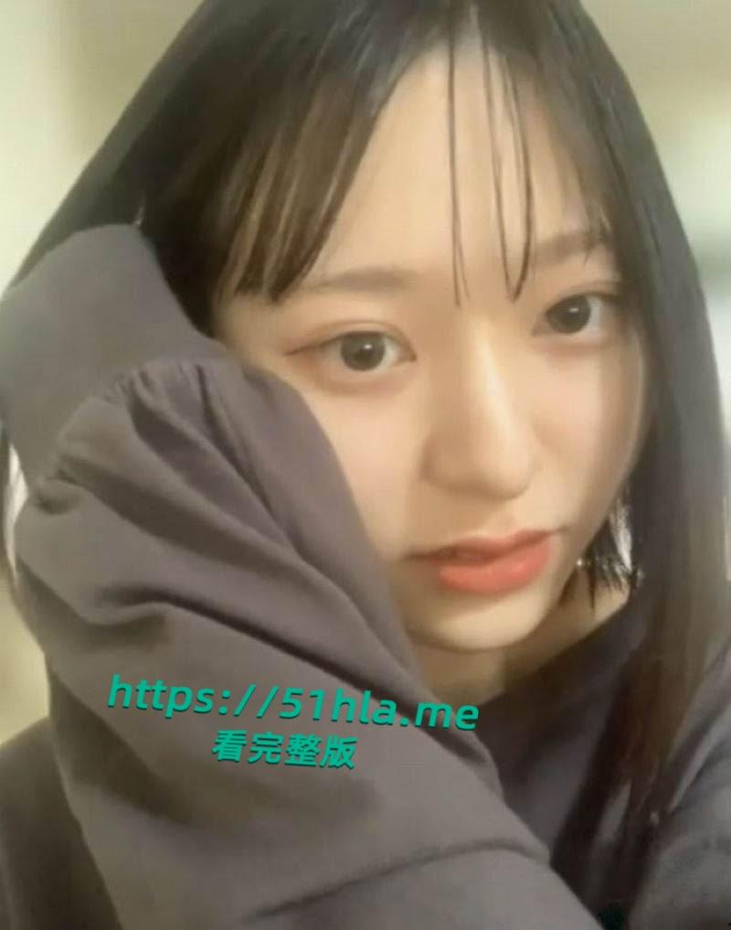 日本清纯系少女【zoom】裸聊45分钟首发，白皙肌肤勾勒娇小身材，手指自慰刺激感爆棚！-1