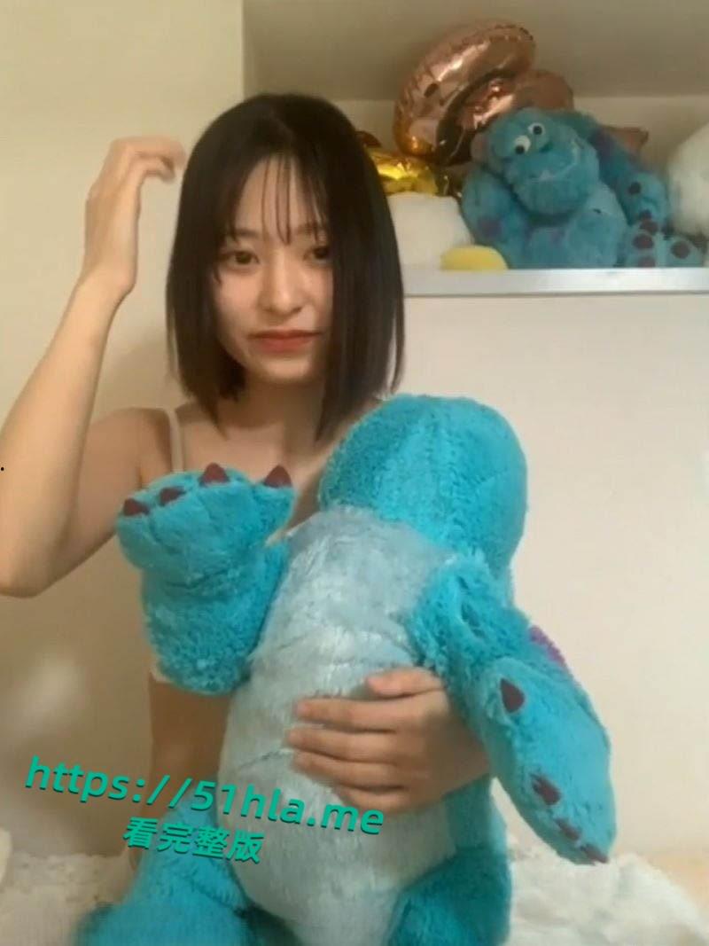 日本清纯系少女【zoom】裸聊45分钟首发，白皙肌肤勾勒娇小身材，手指自慰刺激感爆棚！-3