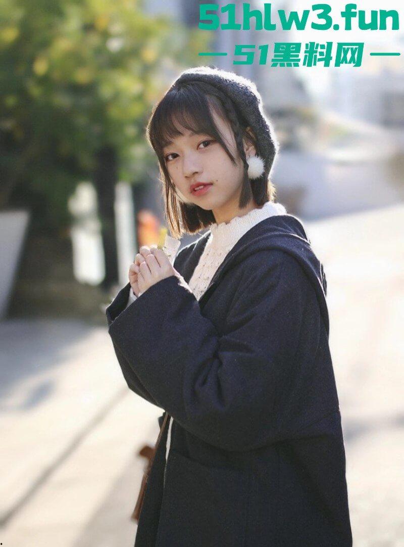 B站人气up主【妮妮】真实信息及早期陪睡金主私密视频被扒,两极反差震惊众人引热议。-2