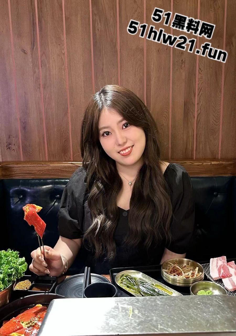 南京大学校花【王梦麟】为钱倒贴富二代送逼上门，使出浑身骚术勾引鸡巴内射留精。-8