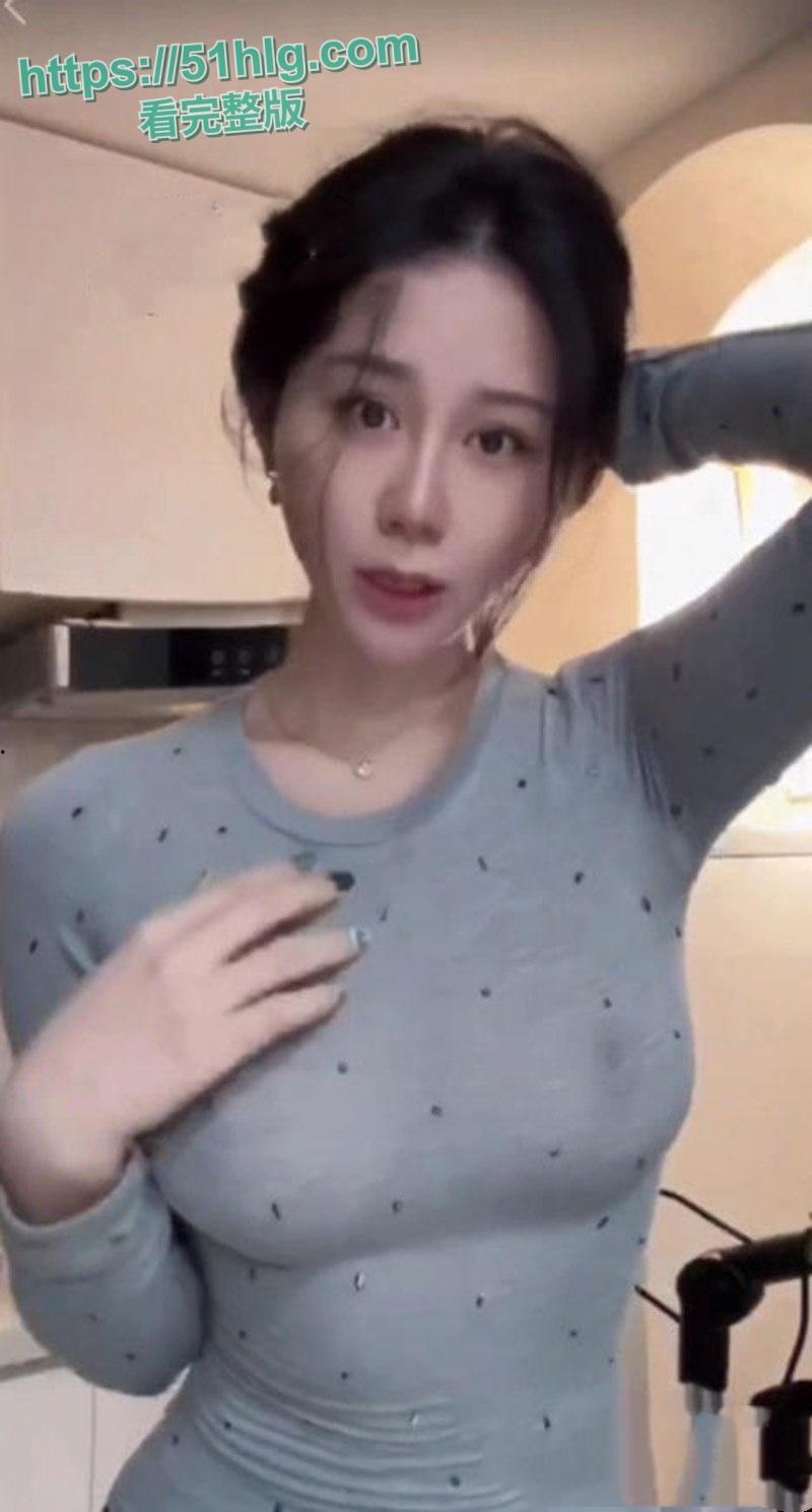 【浙江】健身教练【Monica】咸鱼卖货内卷升级！真空卖衣乳头若隐若现，巨乳蜂腰尽显淫荡本色-2
