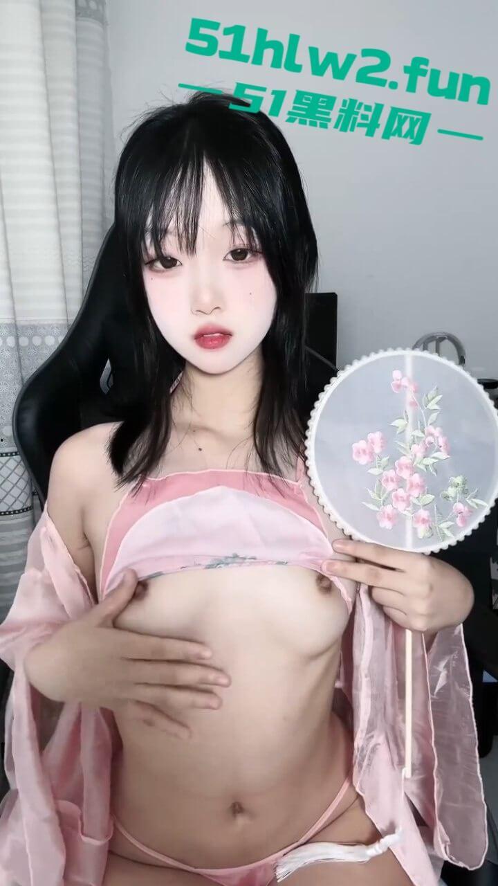 极品福利姬女神【神探狸狸】汉服淫语自慰福利，身材纤细修长颜值清纯可爱，激情自慰展示完美酮体淫语不断骚话连篇。-5