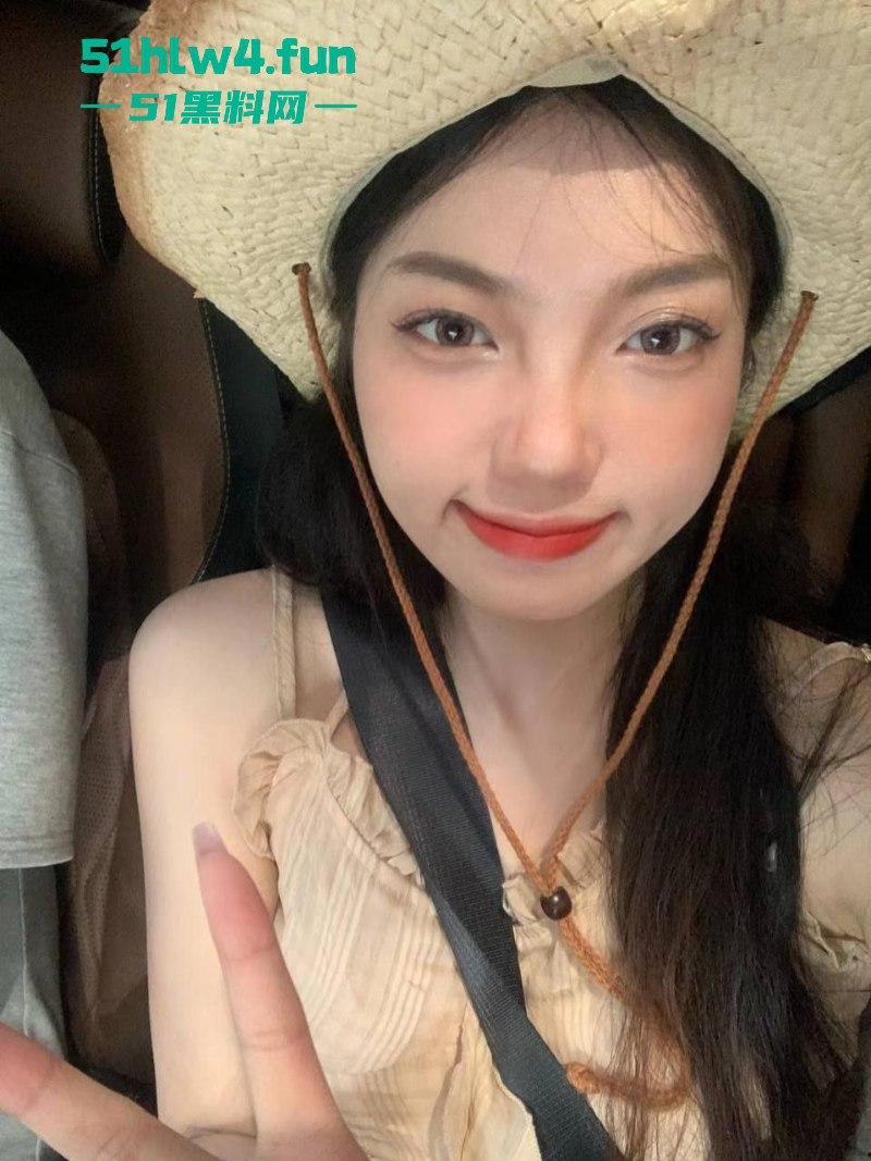 杭州大学班花【梁洛奇】酒后失身，被同学带到酒店扒奶脱裤无情暴操，视频传遍朋友圈。-1