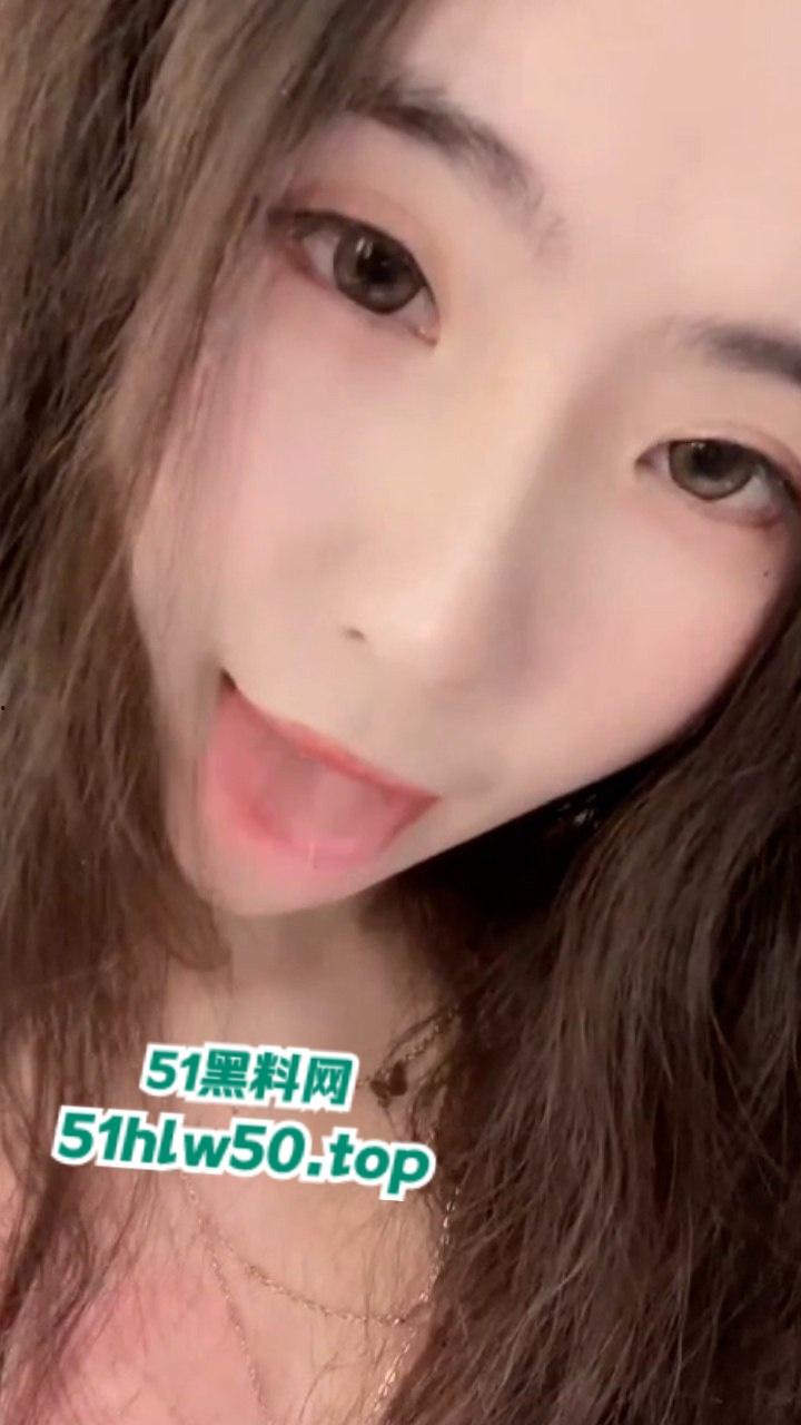 撸点爆满的【沪上十三姨】高冷艳气质美女，开档黑丝大尺度显得巨反差！-6