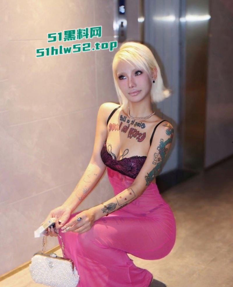 成都朋克风符文战士【HighSchoolGirls】性爱自慰视频流出，舌钉口交挑战感官极限，撅臀爆操淫荡不堪！-1