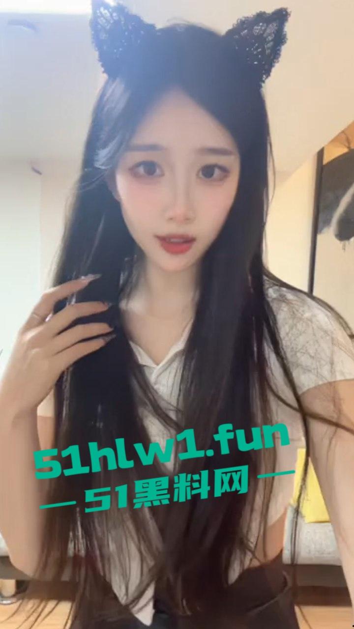 极品网红福利姬【swetty】精致颜值极品身材尤物，肌肤白皙长腿翘臀，穿各种美裙摆拍，全裸直播资源流出。-8