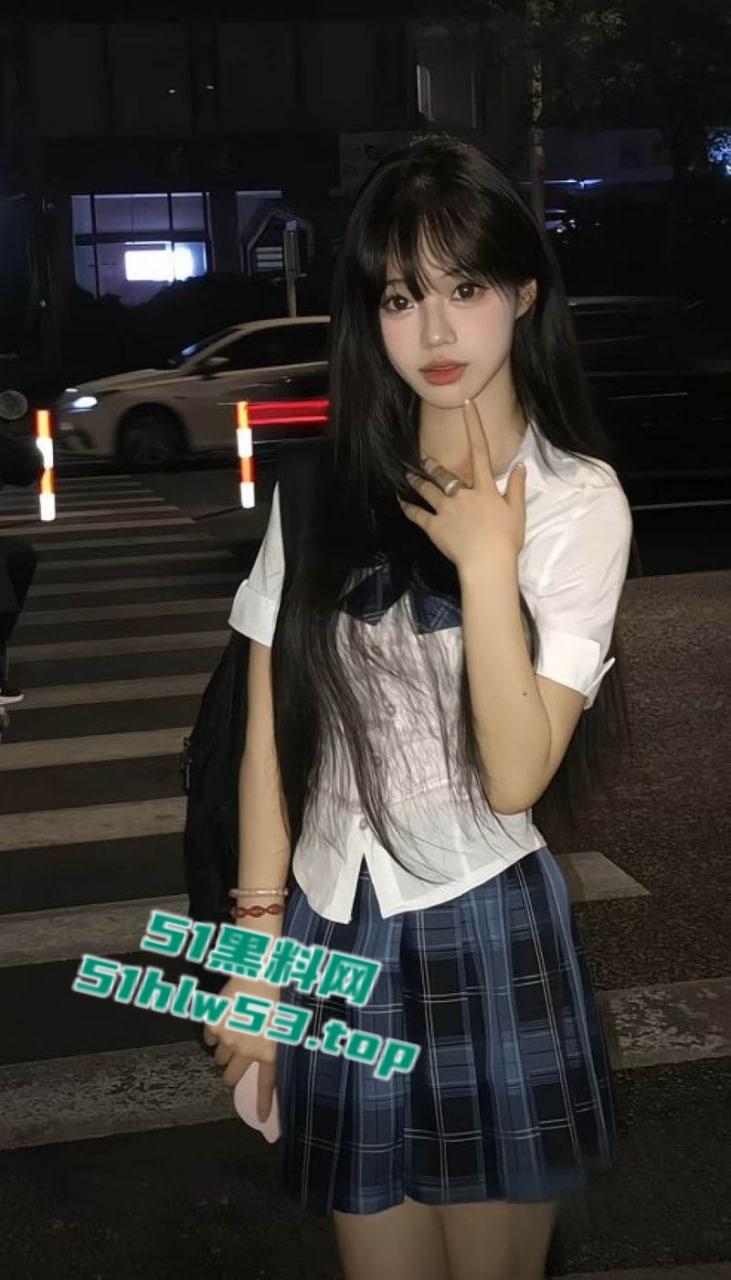 抖音60万网红【妹妹早上好】酒店约炮视频曝光，情趣蕾丝尽显风骚被抬腿，猛操淫叫不断！-6