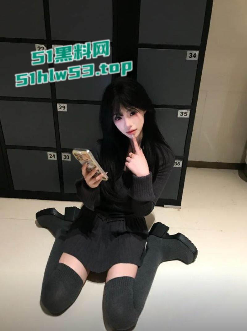 抖音60万网红【妹妹早上好】酒店约炮视频曝光，情趣蕾丝尽显风骚被抬腿，猛操淫叫不断！-7