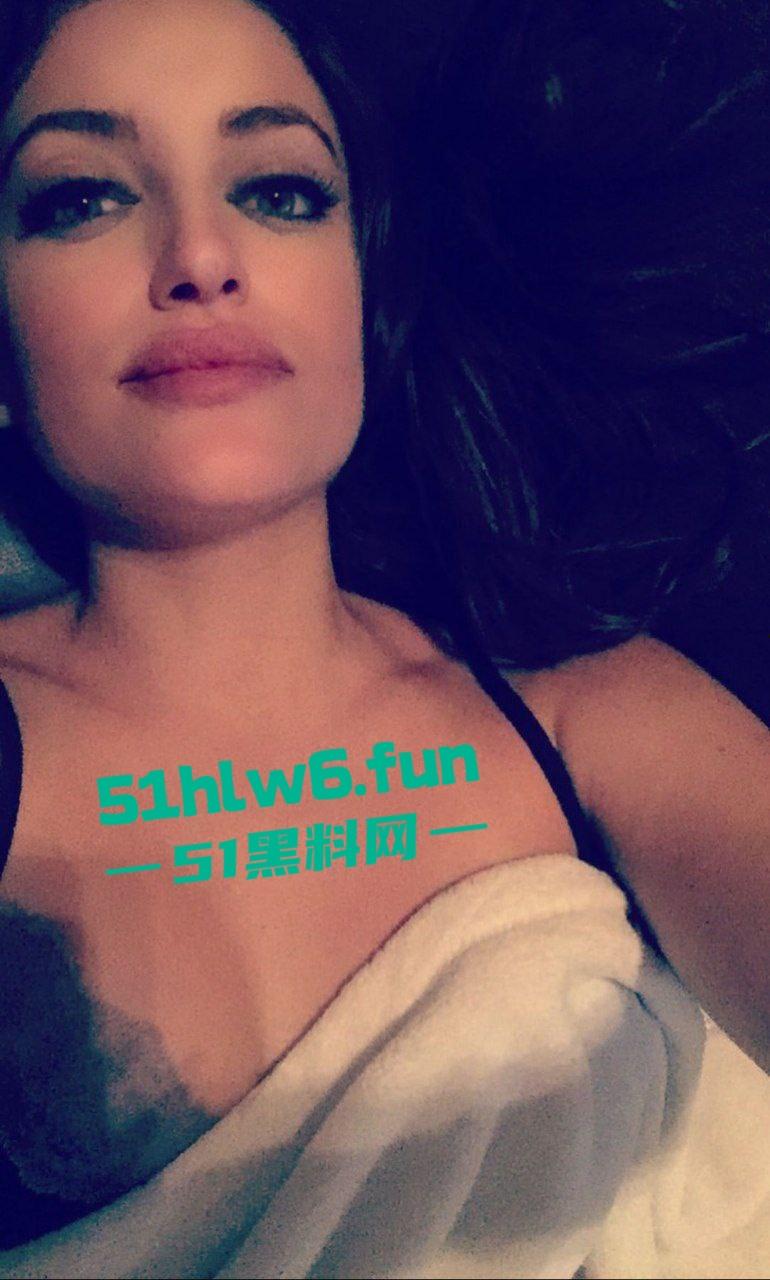 美国女演员【劳伦·贝德福特·罗素 Lauren Russell】裸照性爱视频被黑客曝光 这小穴是真嫩啊。-1