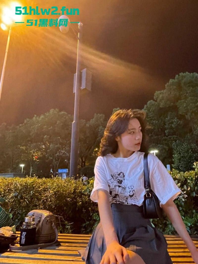 果然颜值越高的女人活越好，这手 口 脚 没经历过几十个男人怎么会这么熟练，这么吸引人呢！-6