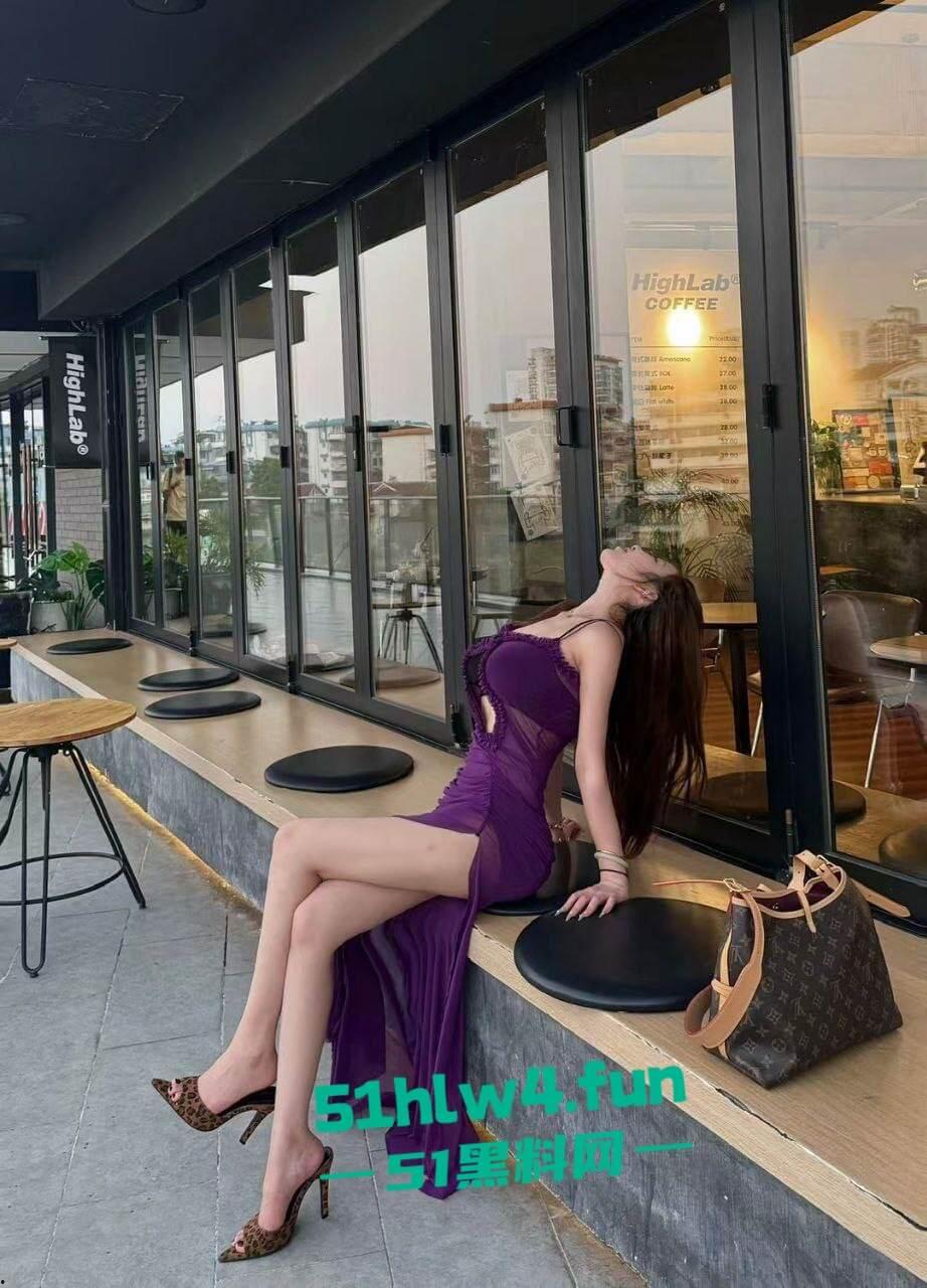 绝美颜值【夜宵789】身材高挑美腿性感女神，蜂腰巨乳蜜桃臀诱惑自拍福利流出。-2