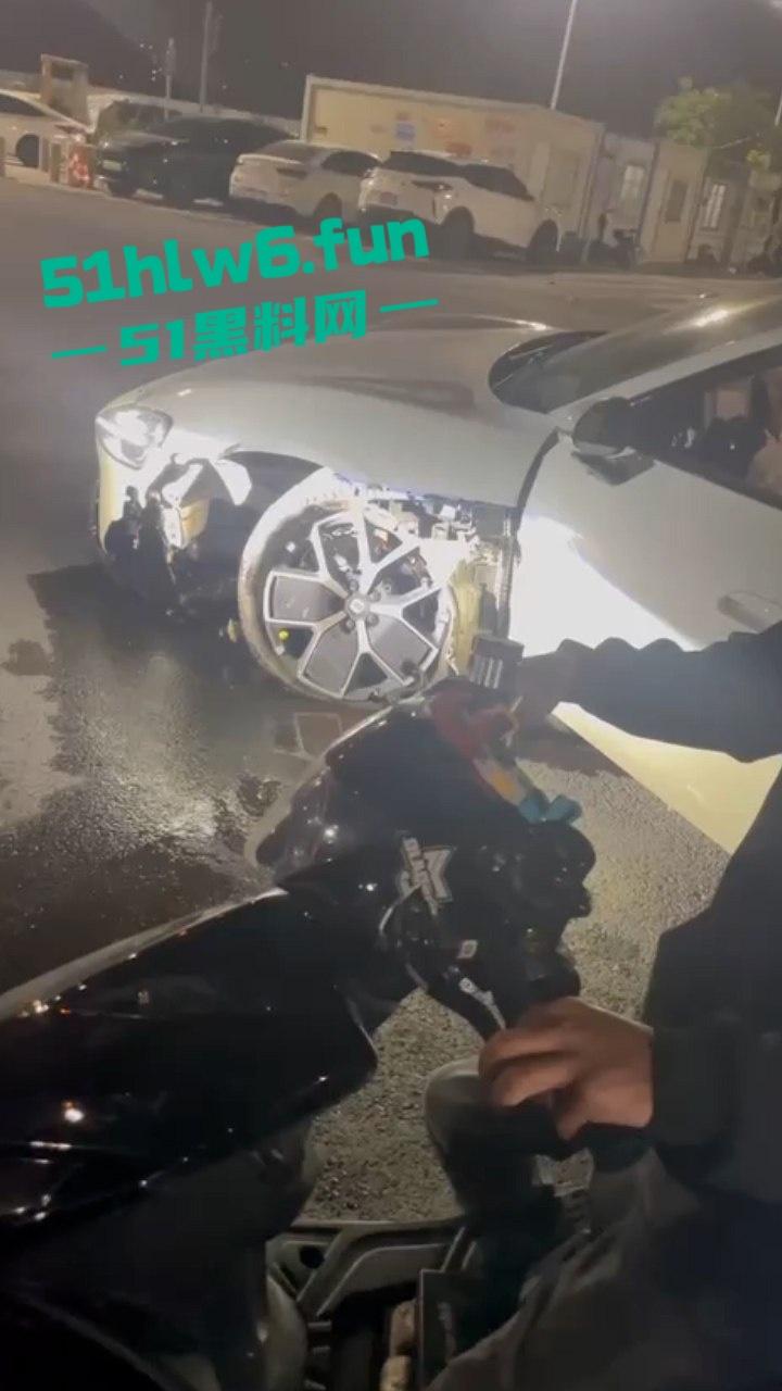 泉州小米SU7Ultra驾驶员用临时牌照,市区内狂飙150公里每小时躲闪不及将骑车人撞飞!-8