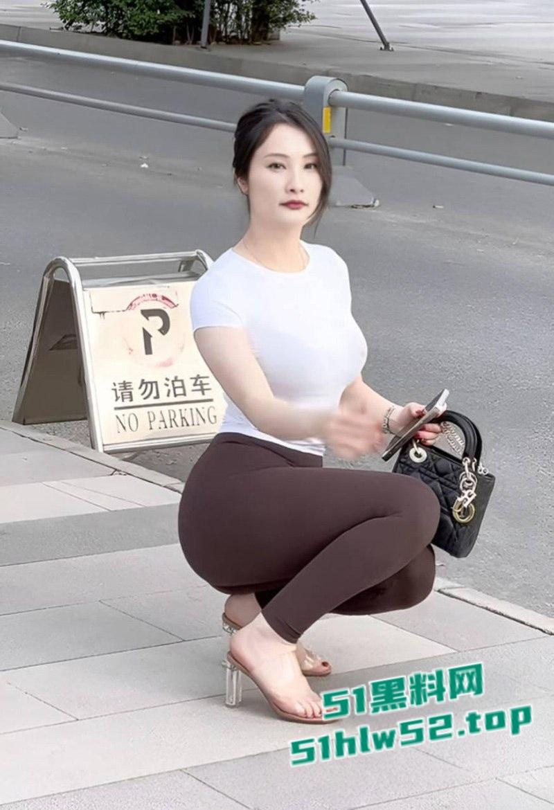 南阳内乡小卖部老板娘【王薇】勾引一米八体育生，高超手技令人欲仙欲死，少妇的魅力真是难以抵挡！-4