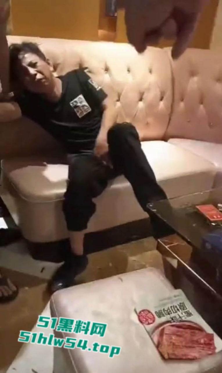 汕头潮阳自然局局长【欧镇武】KTV寻欢被老婆抓奸,后咬坏鸡巴事后竟报警,自投罗网被抓的事件!-4