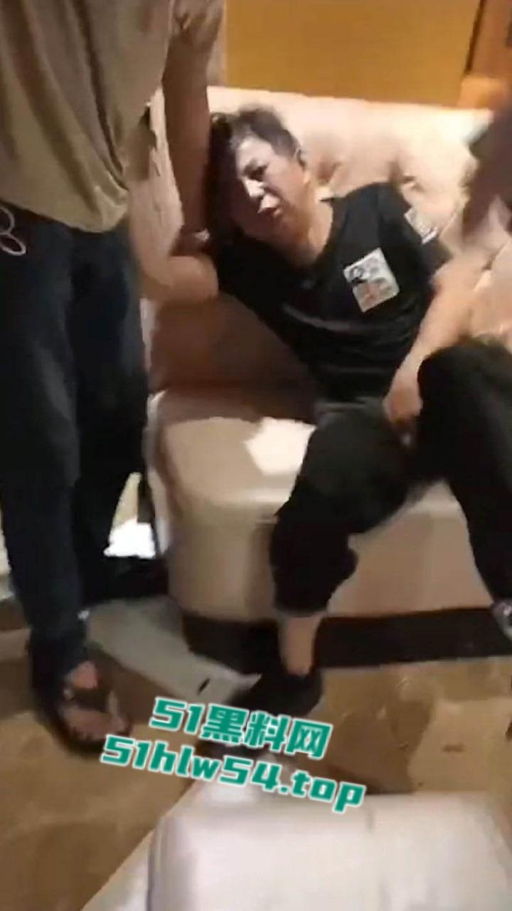 汕头潮阳自然局局长【欧镇武】KTV寻欢被老婆抓奸,后咬坏鸡巴事后竟报警,自投罗网被抓的事件!-5