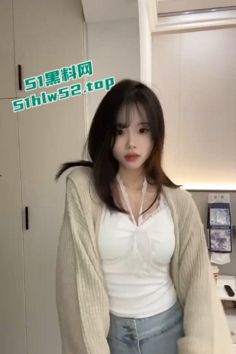 甘肃天水极品舞蹈生【王子婷】遭变态金主包养后疯狂开发，粗屌肛交爽到妹子淫叫连连！-5