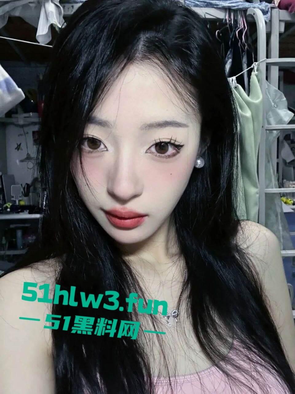 抖音颜值女神【灌饱饱】绝美颜值御姐尤物，身材修长细腰大奶修长美腿性感撩人多部自拍合集流出。-4