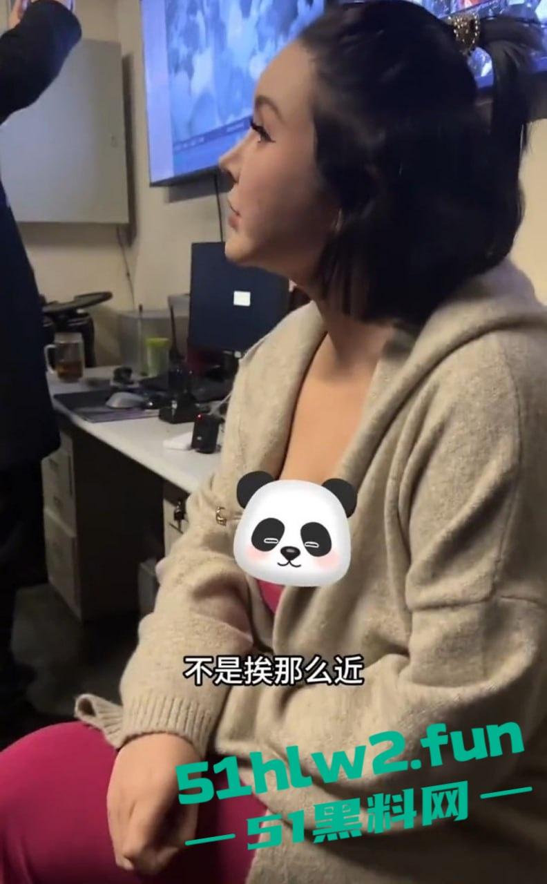 这痴汉是有多饿？虎式坦克酒吧被蹭屁眼？这1米81、160公斤的猛货直接揪痴汉找保安，哥们你是饿疯了吧？-5