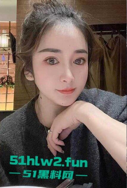 青岛【王婧岚】白天是服装店老板娘，晚上是炮友的母狗，偷情被操到淫穴黑亮，拍片上传彻底社死！-8