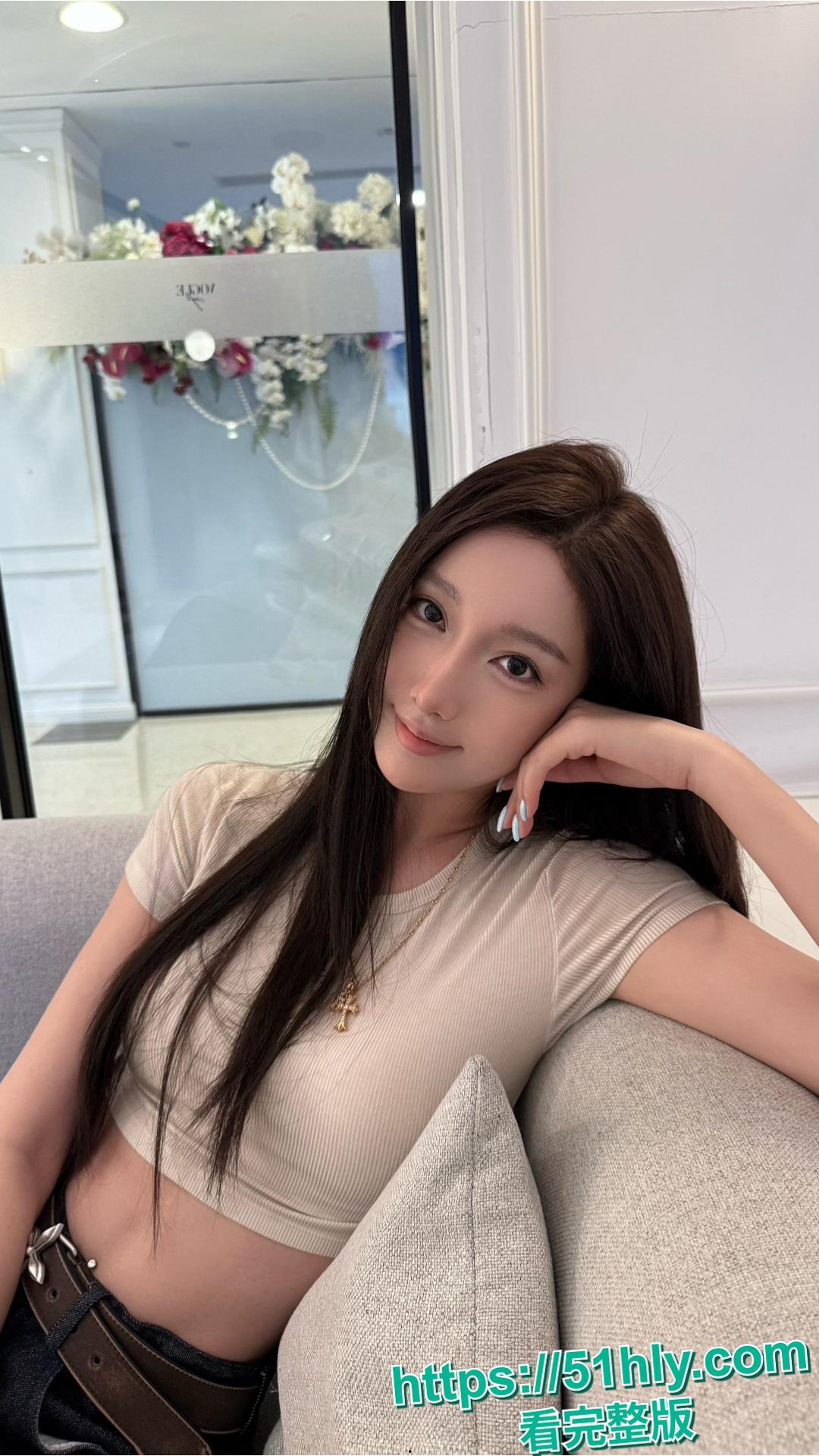 吴亦凡事件女主 都美竹 新恋情曝光 献身京圈50岁灰产大佬 三里屯酒店激情交欢 性爱视频流出!-10