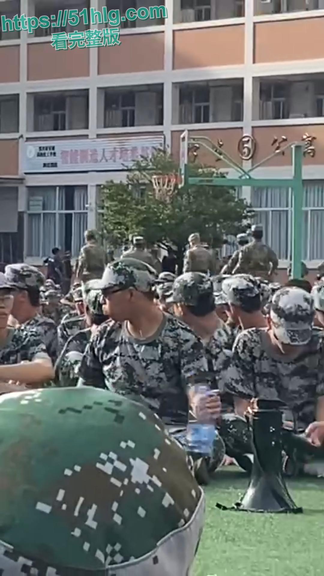 【茂名】交通高级技工学校军训惨剧,新生坠楼,校方止声,秘辛疑云。现场直击:宿舍禁回,校方何故封锁消息?-3