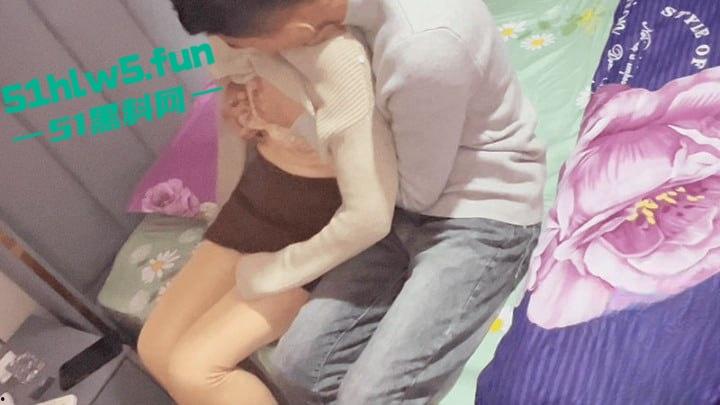 家有娇妻【7】看着老婆在我们婚房床上被前男友操,居然还让我给他们舔交合处。-3