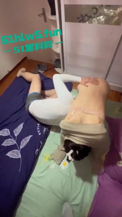 家有娇妻【7】看着老婆在我们婚房床上被前男友操,居然还让我给他们舔交合处。-4