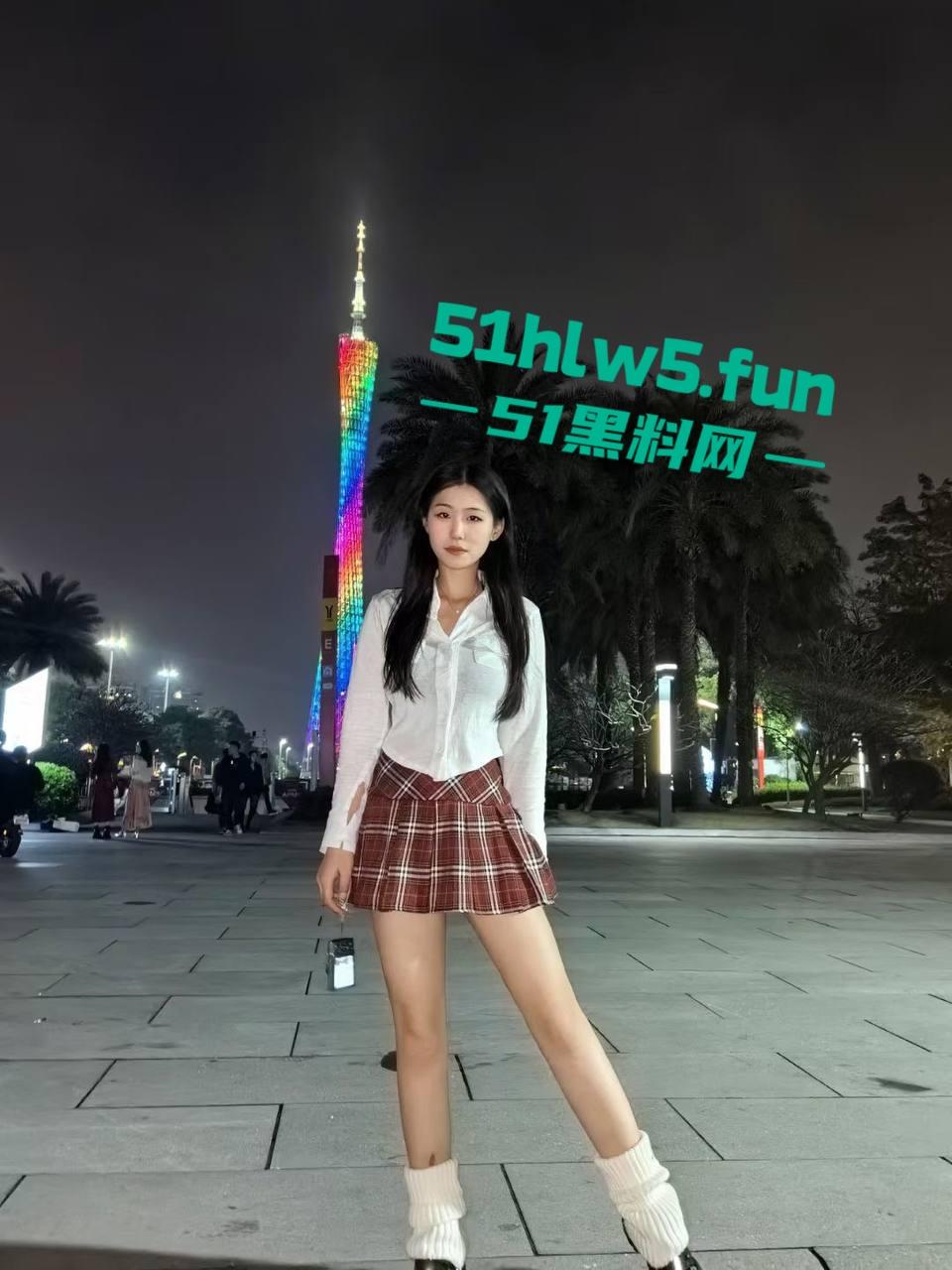 上海交通大学【赵若菲】极品身材大二学生妹，金主爸爸包养翘起美臀上位骑乘，性爱视频流出。-2