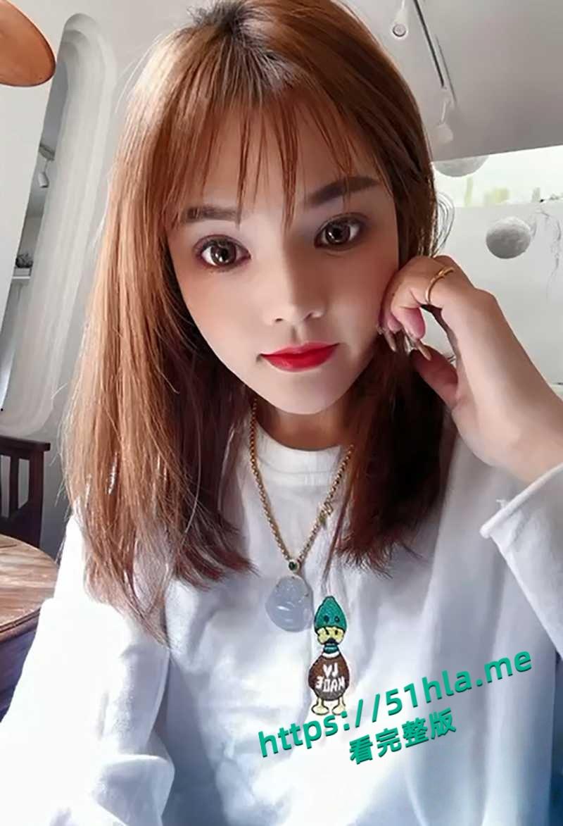 湖南长沙人妻【曾涛】大量性爱私拍曝光，风骚母狗出轨成瘾，露脸裸舞自慰发给炮友求操尺度相当炸裂！-4