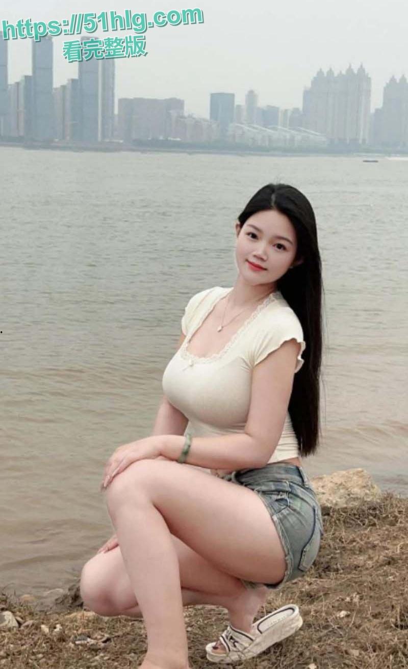 【重庆】国企【余丽娇】为公司献身成为交际花，与客户玩多人轰趴，被前后夹击爽到不行，你想加入吗？-1