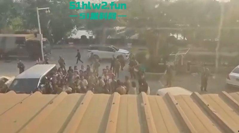 军方突击检查缅甸亚太城，吓得园区里的狗推们瑟瑟发抖，疯狂吐槽保护费白交。-8