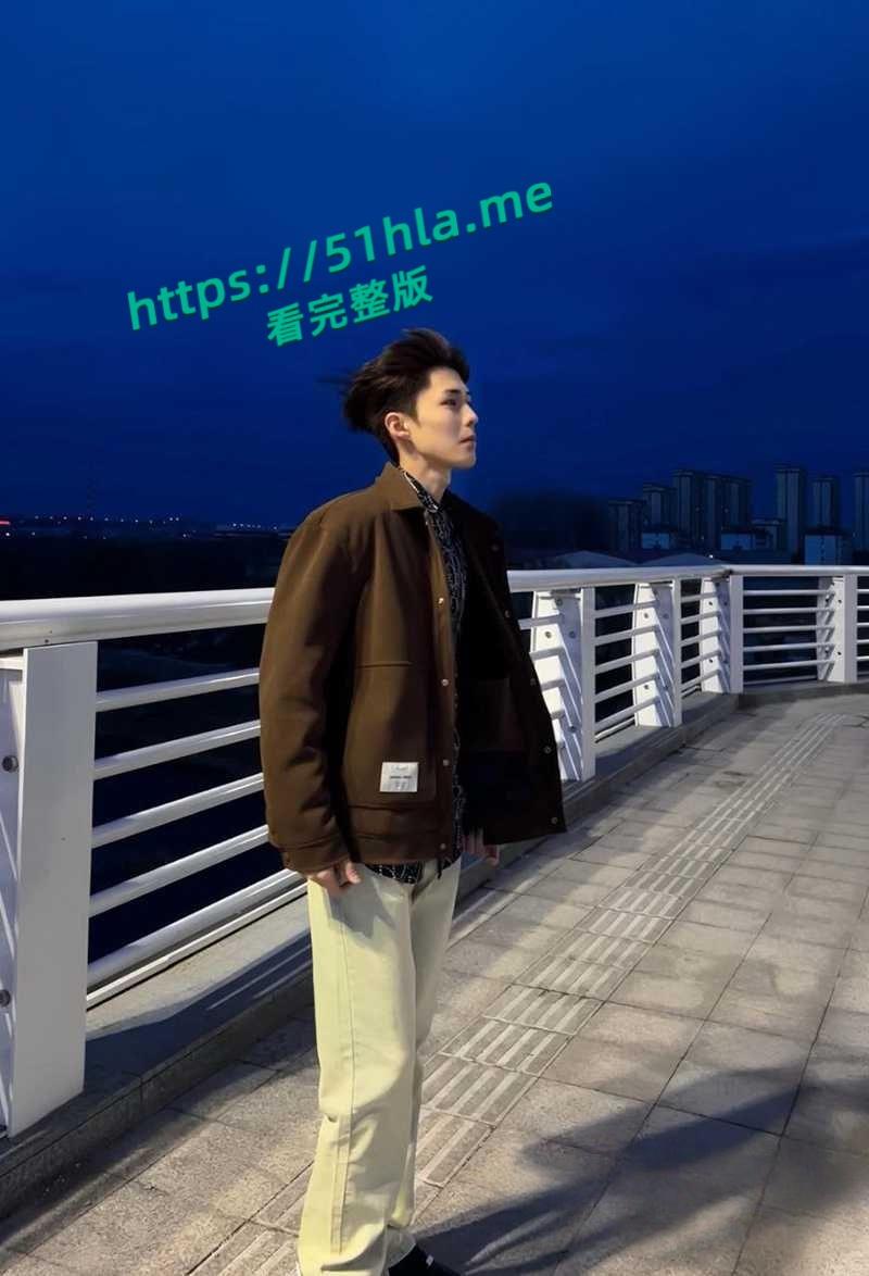 南京海王【徐闻】翻车记,自立假海归高知人设,三线并行钓富婆脚踏三船骗财骗色,PUA套路加性爱视频全曝光!-3