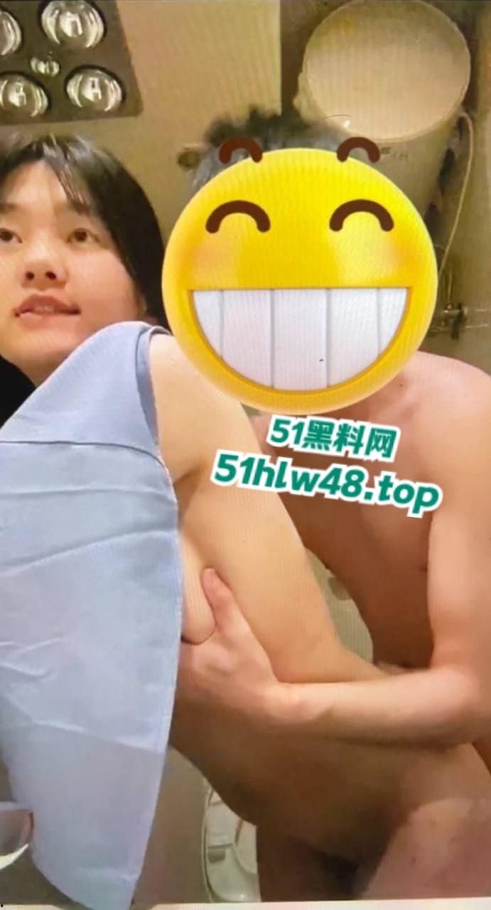 北京外国语大学【刘薇】大一清纯学霸，颜值清纯身材才一流私下超反差，男友自拍性爱视频被流出。-6