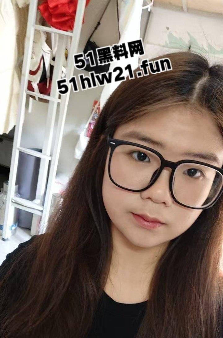 洛阳师范学院【王钦辉】在男友面前清纯如雪，在外面却骚如母狗经常约炮。-7