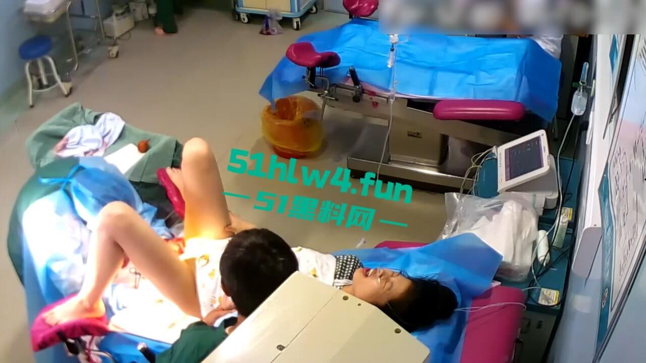 妇产医院生孩子现场，孕妇分娩手术室监控被黑客大神攻破，看完生孩子逼才是真的牛逼！-3