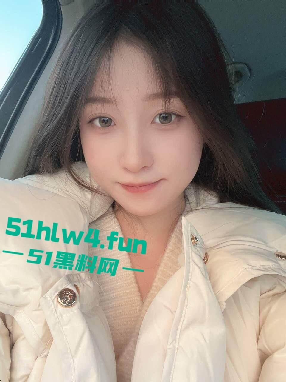 安徽安庆师范大学校花女神【张梦琪】顶级颜值嫩妹女神，被男友曝光私密照和性爱视频。-5