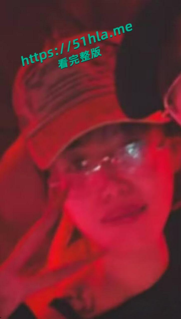 道教法师【张蕾】背叛男友【张东宇】出轨做爱视频流出,震动棒调教骚逼淫水四溢,主动上位骑乘美乳摇曳无比诱惑!-5