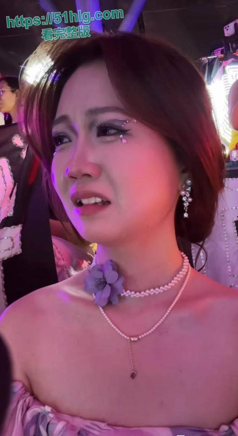 全民震撼，狂热女粉的梦想成真！时代少年团【马嘉祺】竟与狂热女粉激情做爱做补偿，引爆网络热议！-3