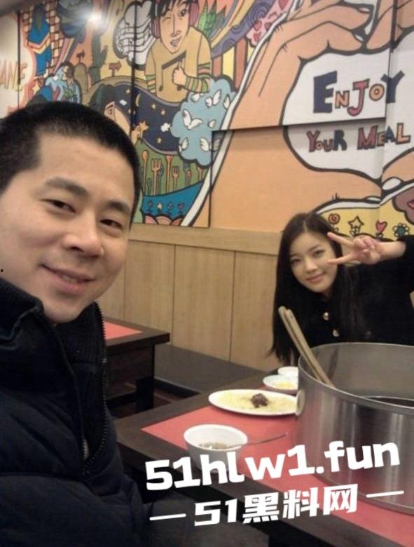 陈建斌在韩国撞脸约炮大神，影视行业做贡献与神似李小璐女友自拍小视频遭流出曝光。-4