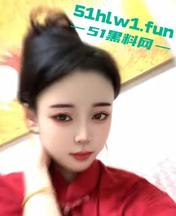 抖音【Alina】线上卖烟线下卖逼，副业带流量，主业卖逼才是真正赚钱的路子，靠当鸡买豪车豪宅！-4