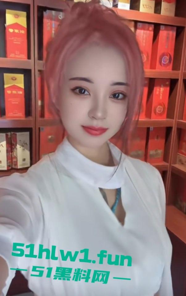 抖音【Alina】线上卖烟线下卖逼，副业带流量，主业卖逼才是真正赚钱的路子，靠当鸡买豪车豪宅！-5