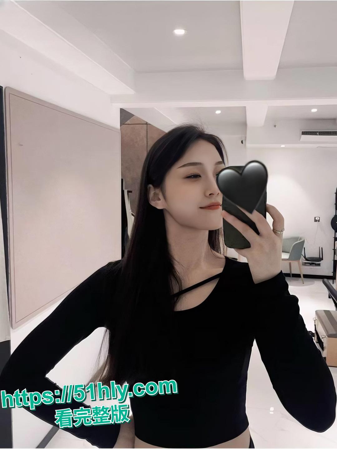 西安瑜伽老师刘珍曼性爱视频流出!黑丝开档翘臀被后入狂干,蜜桃屁股夹鸡巴榨到腿软喷水-2